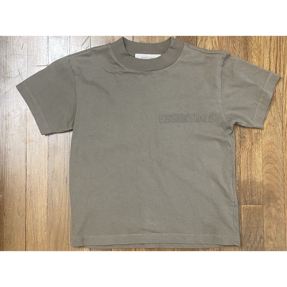 Fear of God Essentials Short Sleeve T-Shirt Size XS Mossy Green Spell Out & Logo
